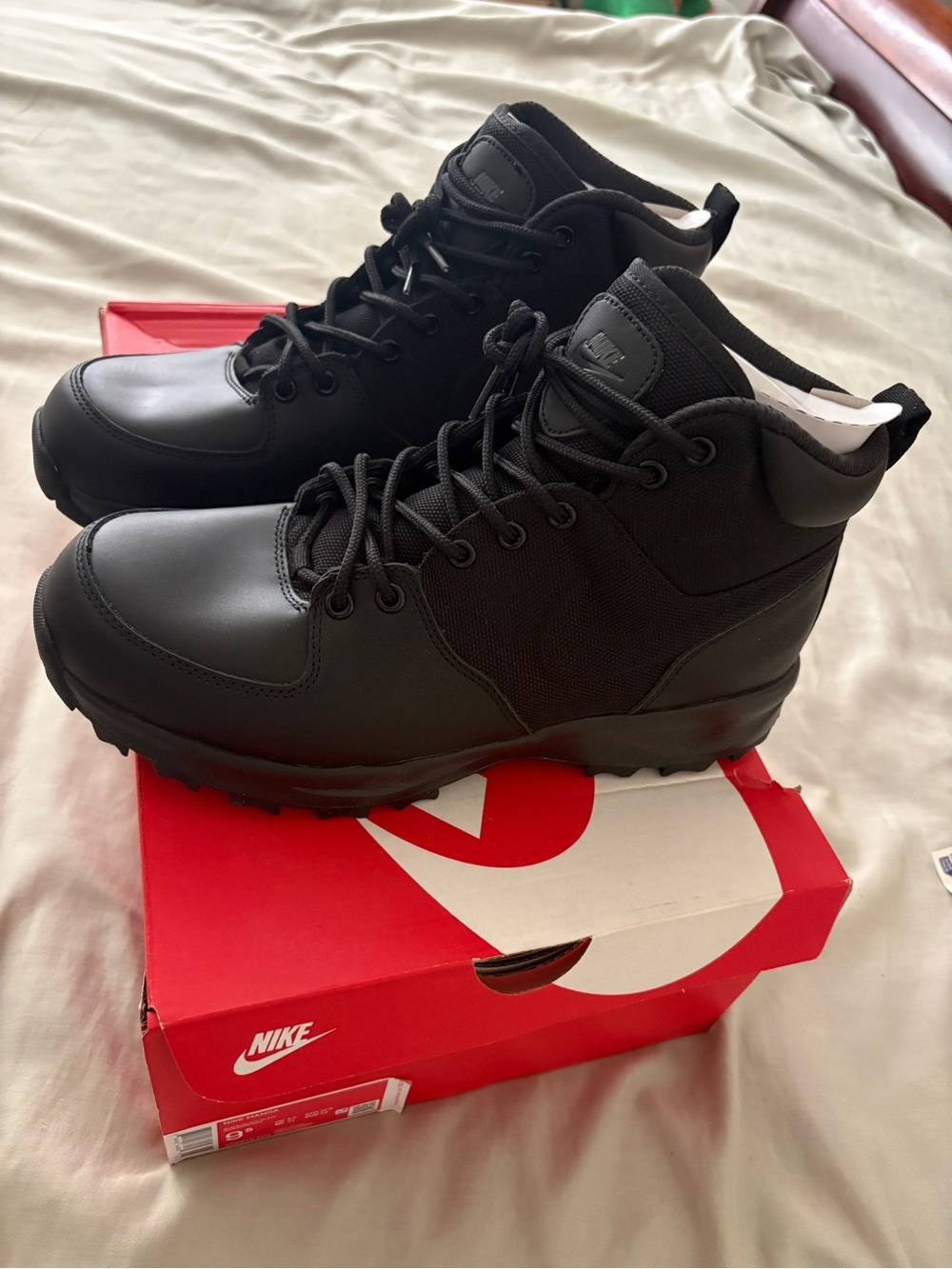Nike Manoa Leather Boots